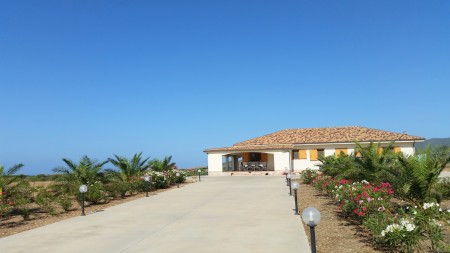 Villa Baratz - Large, modern villa nr Alghero, Sardinia. 4 bed; 3 bath; stunning location; 4 hectare