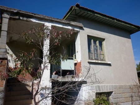 Old country house with garden, nice views and quiet location just 100 meters away from river