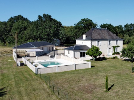 Manor House Nestled in 8 Hectares