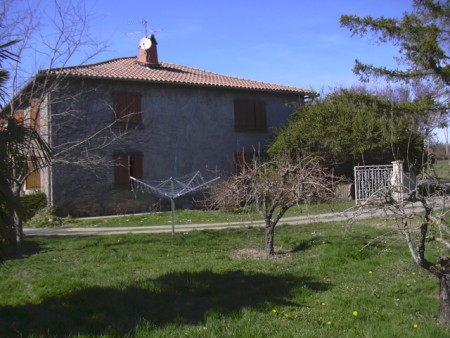 EXCEPTIONAL FARMSTEAD WITHIN 50 HA OF LAND IN MIDI PYRENEES