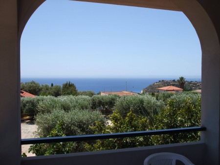 1st Floor, 2 Bed Apartment with Pool and Spectacular Mountain, Coastline and Sea Views