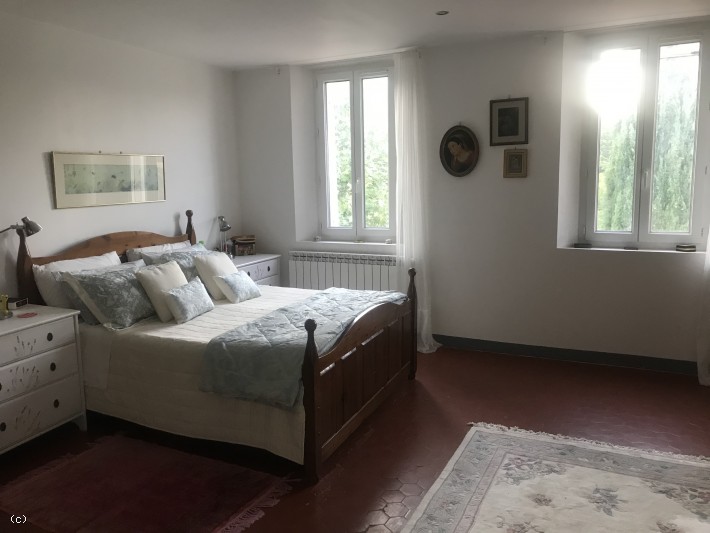 Renovated Bastide Property with Panoramic Views