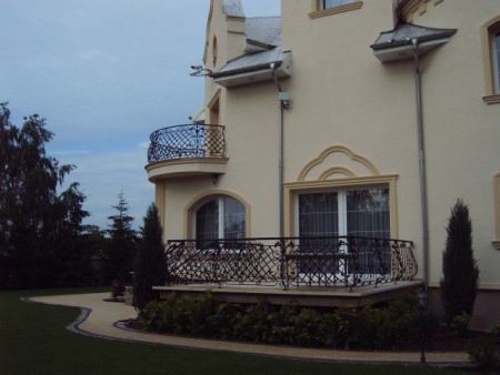 Impressive Polish Castle for Sale in POLAND with 14 rooms.