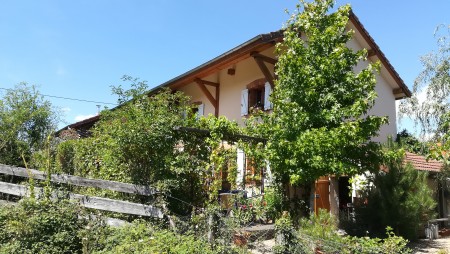 Completely restored former farm in the beuatiful and peacefull coutryside of the Allier near Vichy