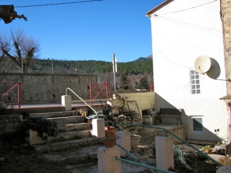 Lovely small house  for sale in the heart of the Pyrenees.