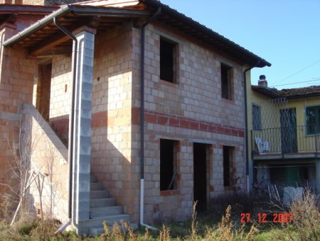 One of the Few Remaining Leopoldina Farmhouses Left in Tuscany (To Restore)