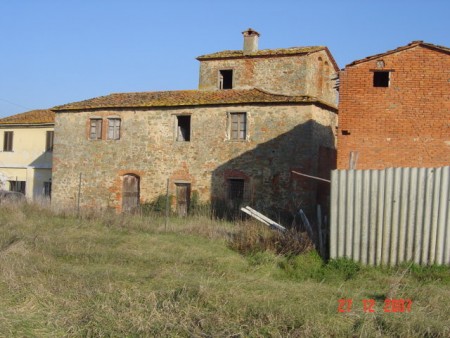 One of the Few Remaining Leopoldina Farmhouses Left in Tuscany (To Restore)