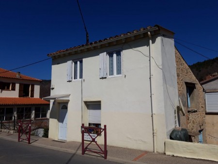 Lovely small house  for sale in the heart of the Pyrenees.