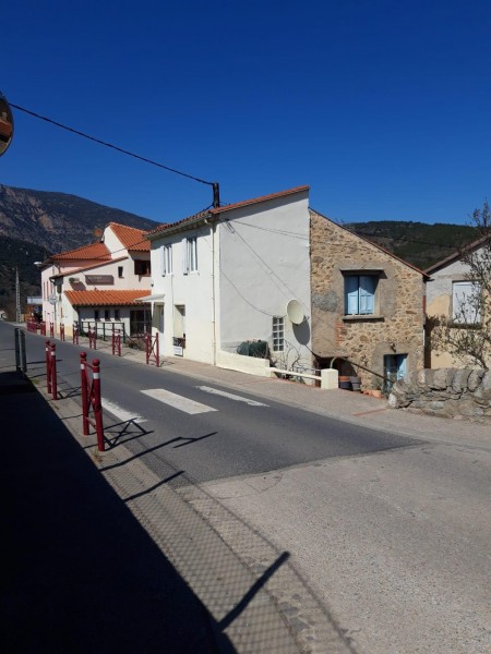 Lovely small house  for sale in the heart of the Pyrenees.