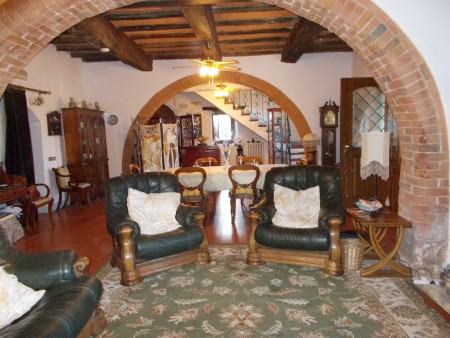 Turnkey Restored Tuscan Farmhouse Ideal for B&B