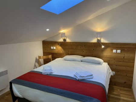 Beautiful Apartment By a Lake with Income Stream