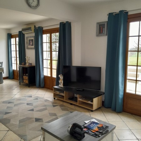 Delightful Detached Bungalow with Lovely Garden