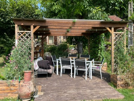 Renovated Farmhouse with Equestrian Facilities & Airbnb / Chambres D'hotes Potential. Private Countr