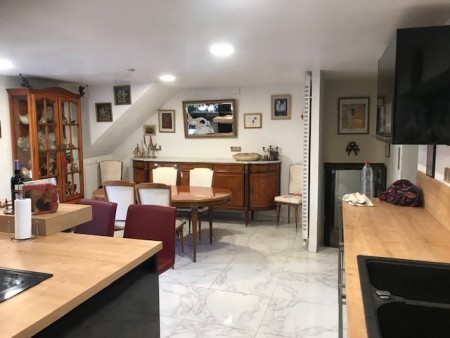 Renovated Farmhouse with Equestrian Facilities & Airbnb / Chambres D'hotes Potential. Private Countr