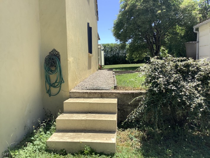 Detached House, Edge of National Park