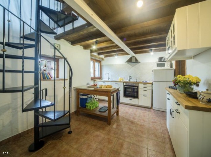 Detached Countryside Villa For Sale