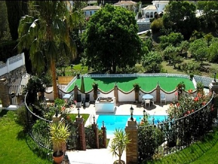 HUGE villa + FOUR self contained holiday letting apartments, in fantastic Mijas, Malaga, Spain