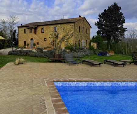 Turnkey Restored Tuscan Farmhouse Ideal for B&B