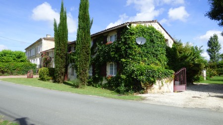Bordeaux wine region - Manor House with Separate  Gite