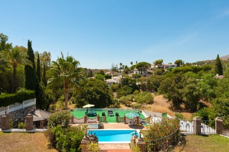 HUGE villa + FOUR self contained holiday letting apartments, in fantastic Mijas, Malaga, Spain